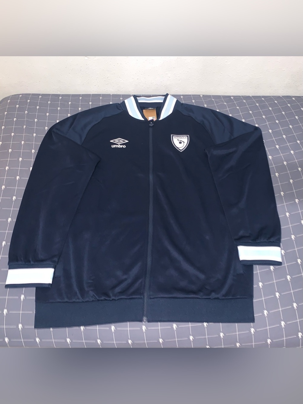 Umbro Guatemala Men's 2025/2026 Presentation Jacket SKU: UUM1GUJK525101 Size:2XL